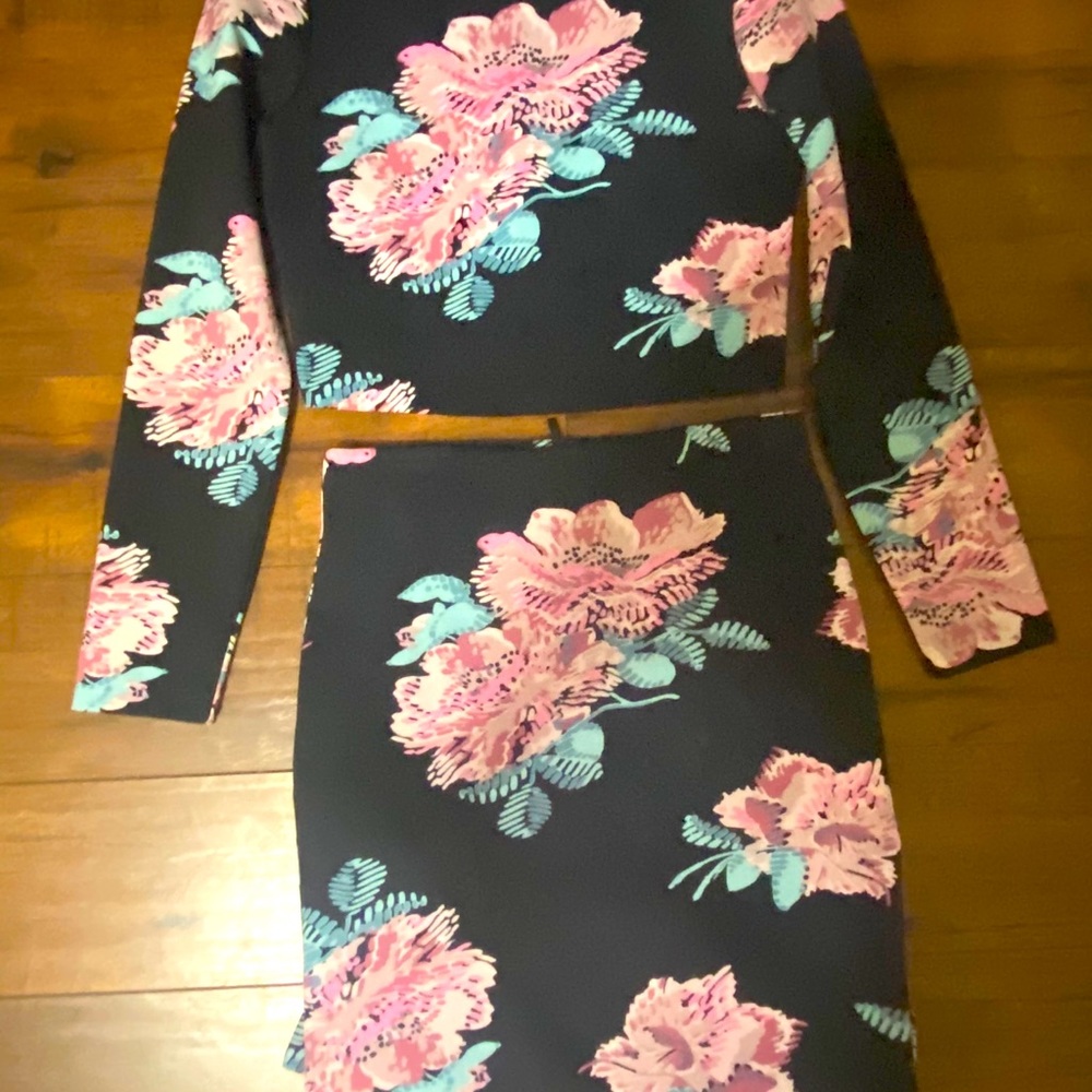 Elizabeth James top & pencil skirt set